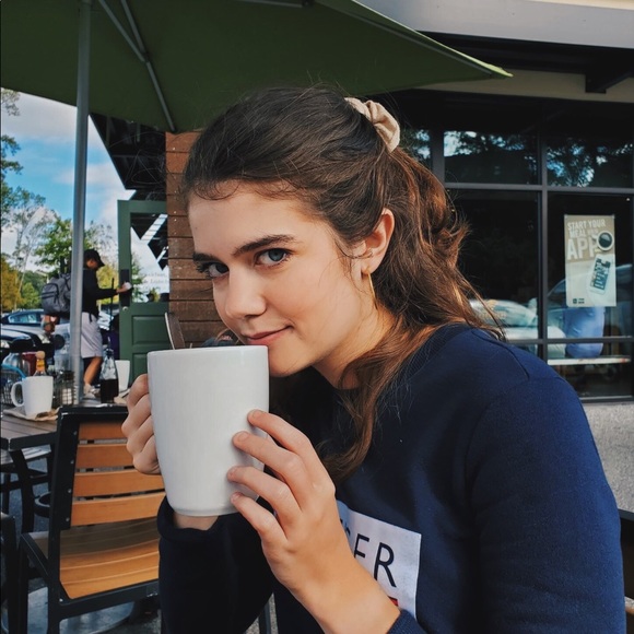 Meet your Posher, Hannah - Picture 1 of 1